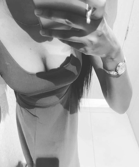 Naken lekkede OnlyFans-bilde av Neha Flex