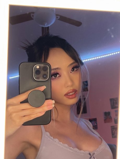 Foto nua vazada do OnlyFans de Chaeldot