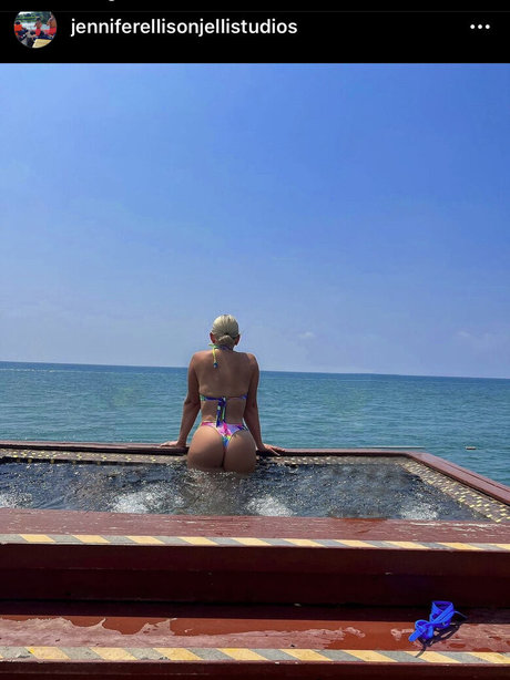 Nahá fotka uniklých OnlyFans od Jennifer Ellison