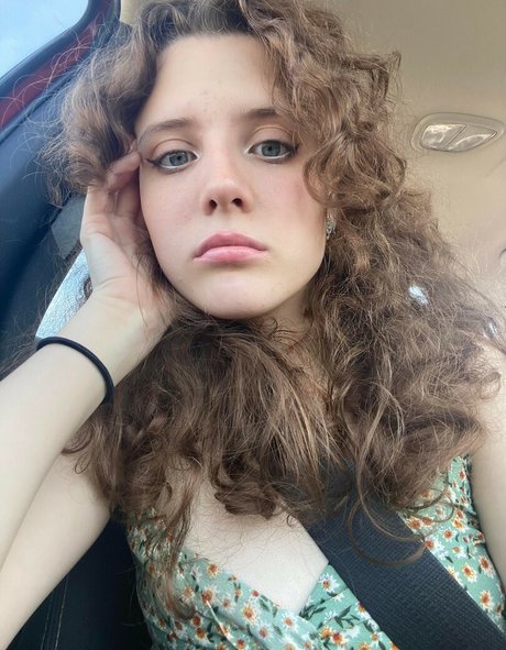 Nahá fotka uniklých OnlyFans od Apartmentfluffy7589