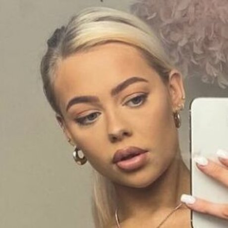 Naken läckt OnlyFans-bild av Chloe Goodwin