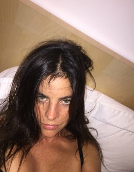 Photo nue de fuite OnlyFans de Julia Restoin Roitfeld