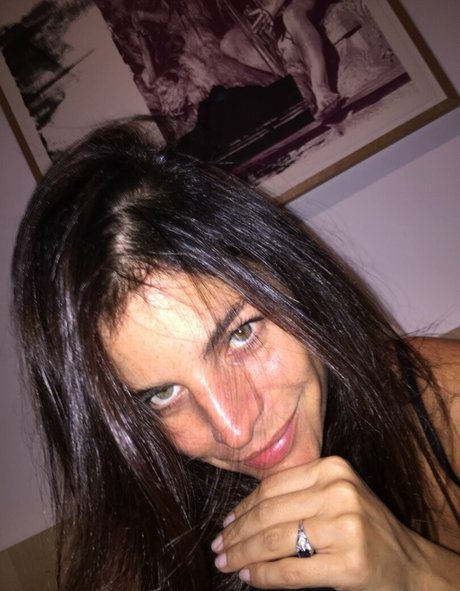 Naken läckt OnlyFans-bild av Julia Restoin Roitfeld