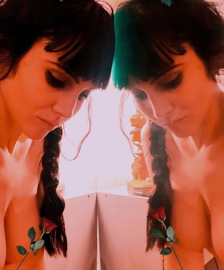Nahá fotka uniklých OnlyFans od Globelamp