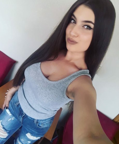 Nahá fotka uniklých OnlyFans od Coanda Mihaela
