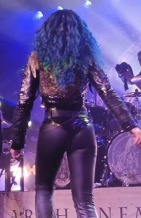 Naken läckt OnlyFans-bild av Womenmetal