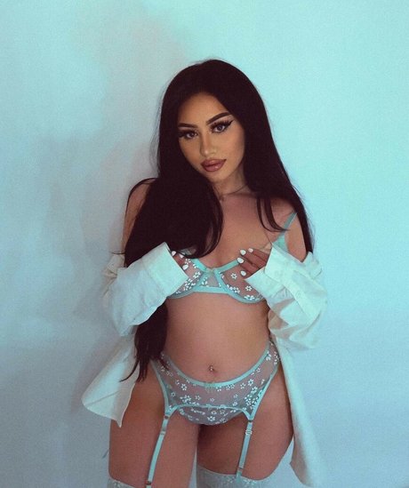 Alasti lekkinud OnlyFans-i pilt Champggne