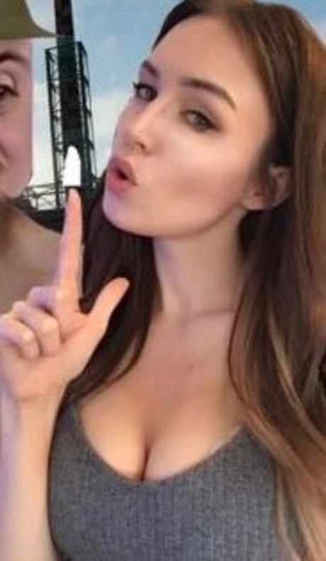 Naakte gelekte OnlyFans-foto van Naniheichou