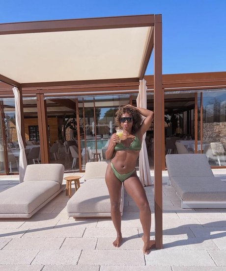 Fleur East