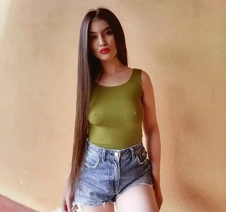 Nahá fotka uniklých OnlyFans od Coandamihaelaa