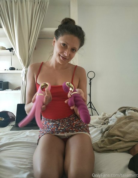 Naakte gelekte OnlyFans-foto van Toykat