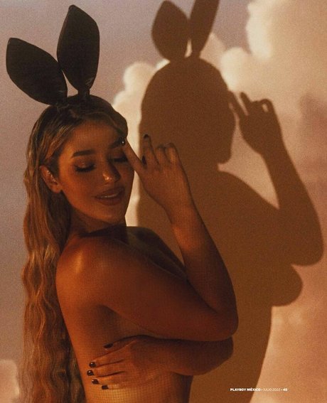 Naken läckt OnlyFans-bild av Farina