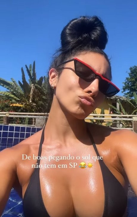 Isadora Nogueira
