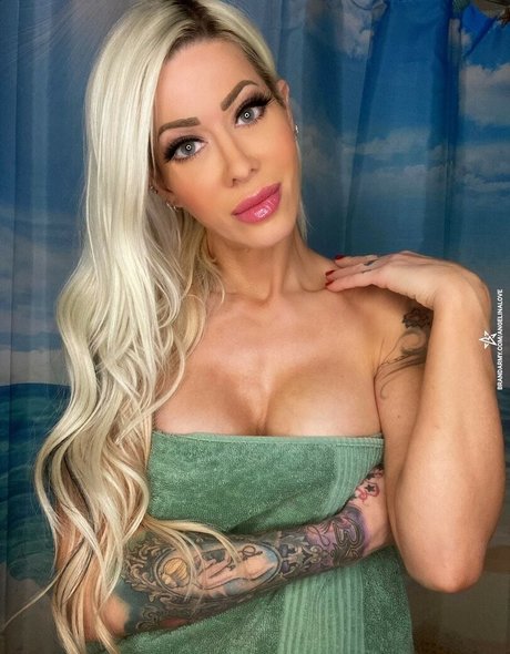 Naken läckt OnlyFans-bild av Lauren Williams