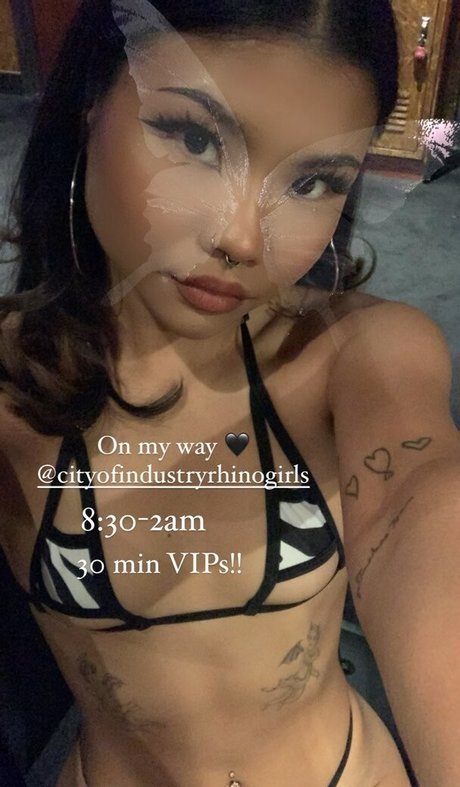 Naken läckt OnlyFans-bild av Corademie