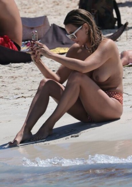 Naakte gelekte OnlyFans-foto van Sophie Hermann