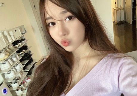Nahá fotka uniklých OnlyFans od Plooful