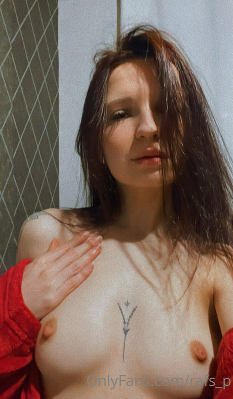 Nøgent lækket OnlyFans-billede af Rafaela Potulski