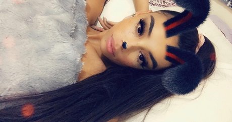 Nahá fotka uniklých OnlyFans od Alysse Joyner