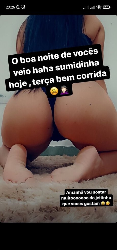 Naakte gelekte OnlyFans-foto van Keell Feet
