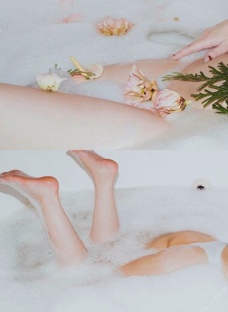 Nahá fotka uniklých OnlyFans od Aika Yumeno
