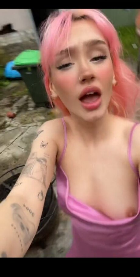 Nahá fotka uniklých OnlyFans od Peach Prc