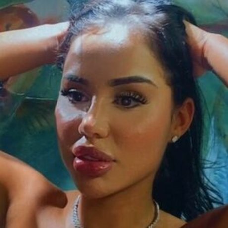 Naakte gelekte OnlyFans-foto van Marcellaz