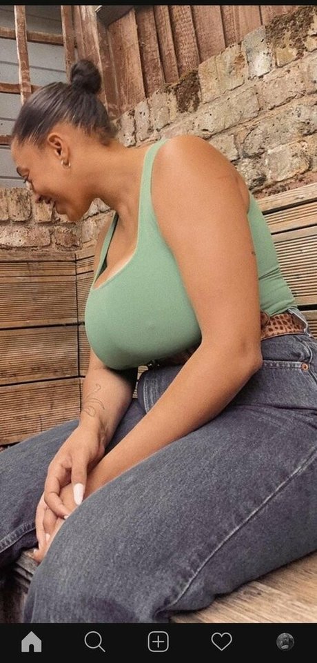 Photo nue de fuite OnlyFans de Mahalia Burkmar