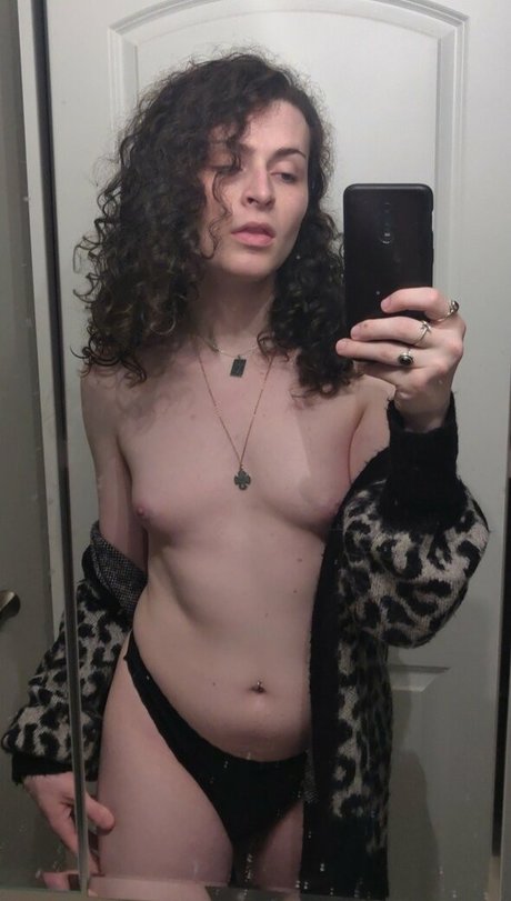 Alaston vuotanut OnlyFans-kuva Rosemarys Bimbolina