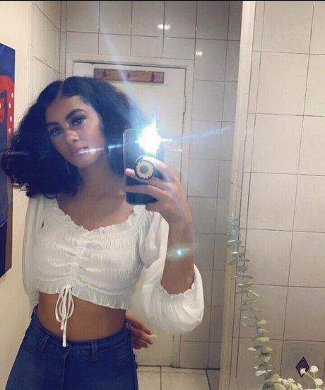 Naken läckt OnlyFans-bild av Cashgodmeme