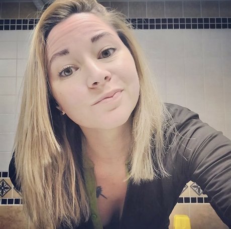 Nahá fotka uniklých OnlyFans od Kryptickannoli