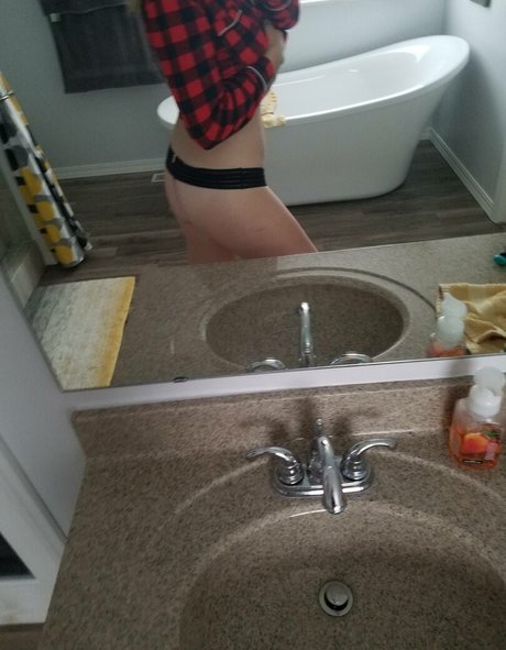 Grabymyneckk OnlyFans泄露裸照