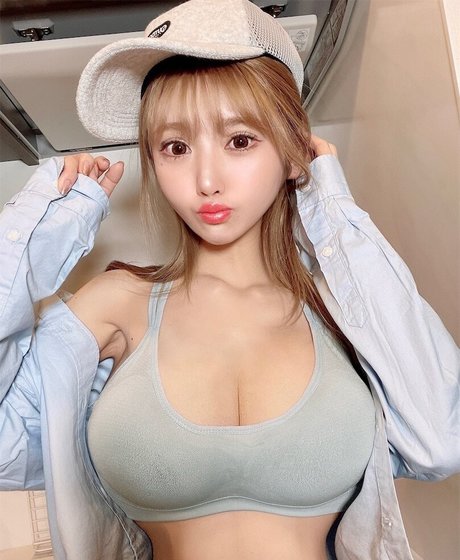 Nahá fotka uniklých OnlyFans od Kisaki Sasaki