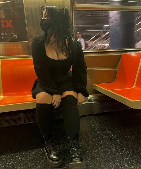 Naken läckt OnlyFans-bild av Noodlexgoddess