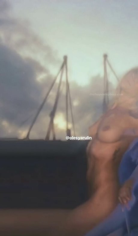 Nahá fotka uniklých OnlyFans od Olesya Rulin