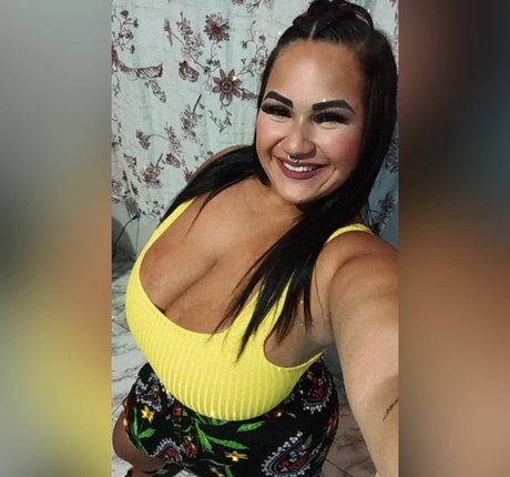 Adriane Esteves