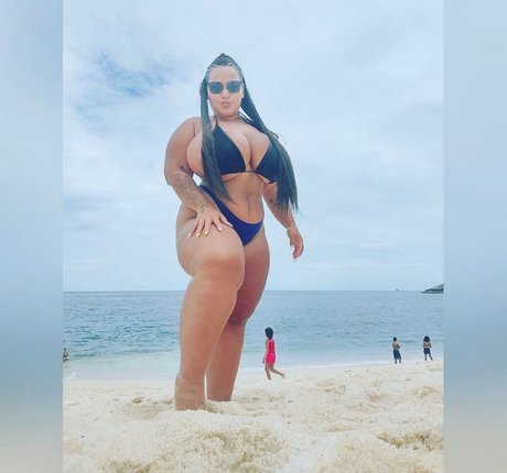 Adriane Esteves
