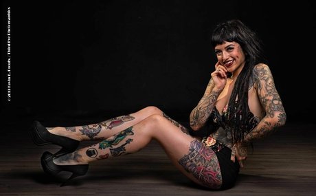 Naken läckt OnlyFans-bild av Lyndenparkstudio