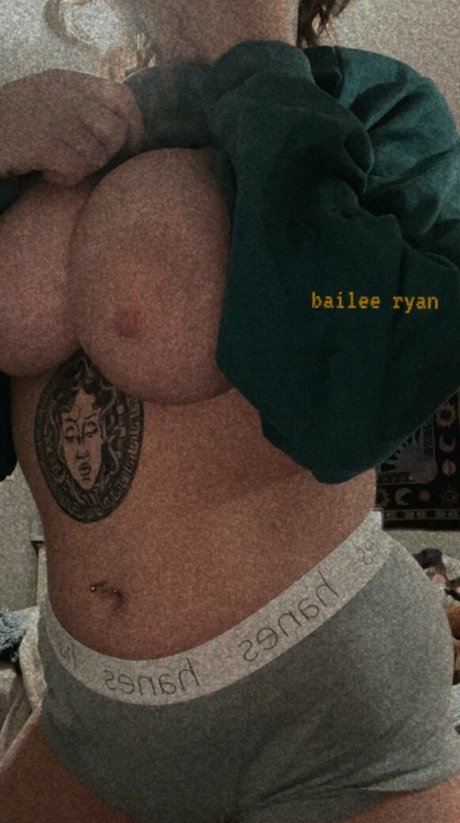 Nahá fotka uniklých OnlyFans od Bailey Ryan