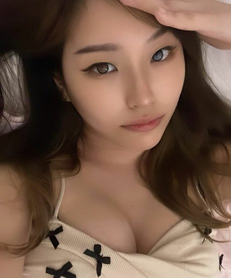 Yoonhyoonaikuros  nude leaked OnlyFans photo