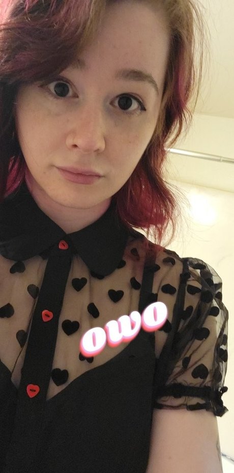 Nahá fotka uniklých OnlyFans od Alex Todoroki