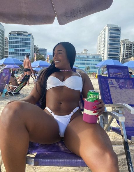 Naken läckt OnlyFans-bild av Thami Souza