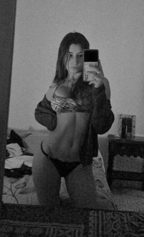 Foto desnuda filtrada de OnlyFans de Flor Laneve
