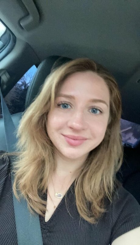 Nahá fotka uniklých OnlyFans od Robynator23