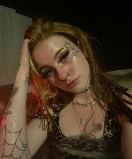Nahá fotka uniklých OnlyFans od Daphne Blake