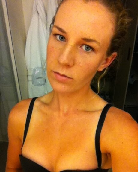 Naken lekkede OnlyFans-bilde av Olivia Rogowska