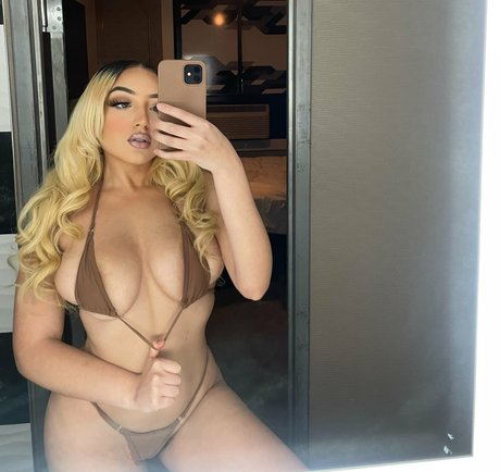 Naakte gelekte OnlyFans-foto van Kdash