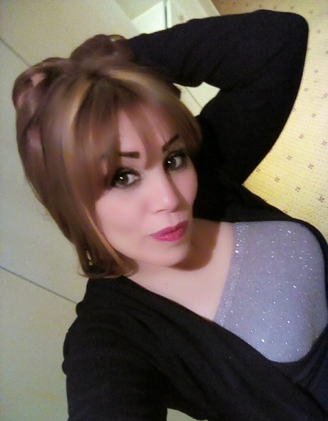 Nahá fotka uniklých OnlyFans od Aida Saad