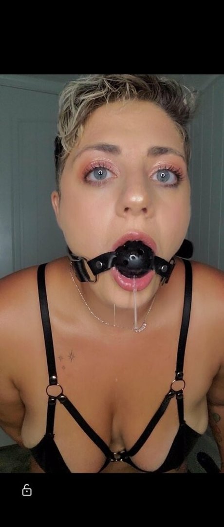 Nahá fotka uniklých OnlyFans od Callmemiag
