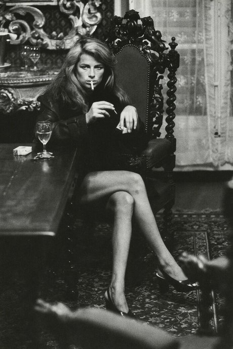 Naakte gelekte OnlyFans-foto van Charlotte Rampling